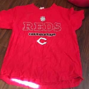 Red’s shirt